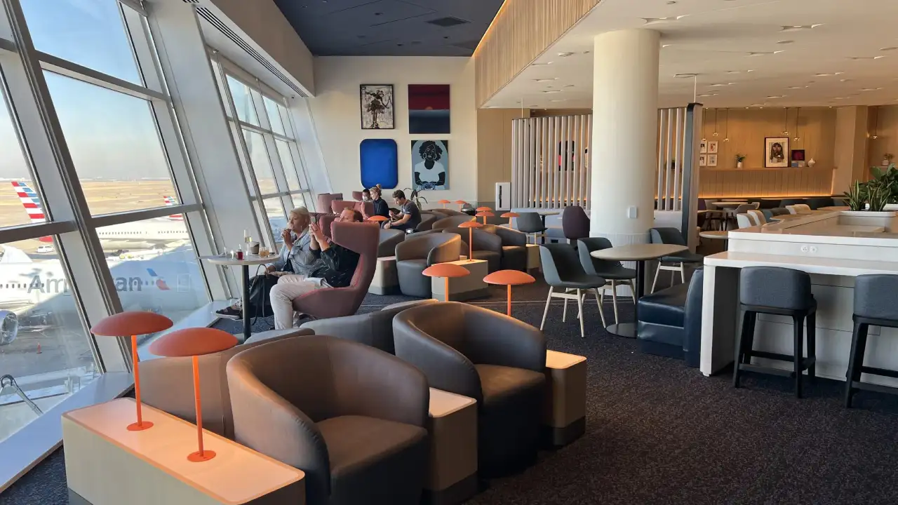 Dallas Fort Worth International Airport (DFW) Lounge